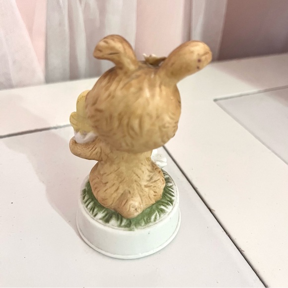 Vintage April Birthday Month Easter Bunny Chick Ceramic Figurine - Picture 3 of 4